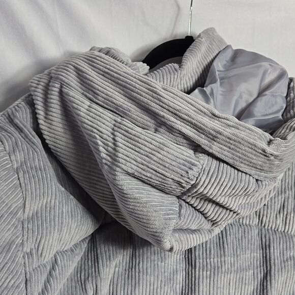 NWT.. LEVI'S.. gray, puffer, courderoy jacket.. - Picture 13 of 16